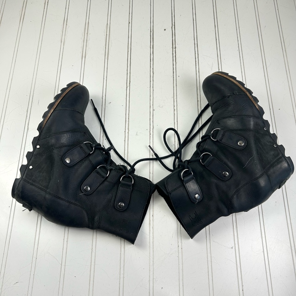 Sorel Joan of Arctic Wedge II Waterproof Lug Sole Black Boots Womenโs Size 6-6.5 - Picture 10 of 14